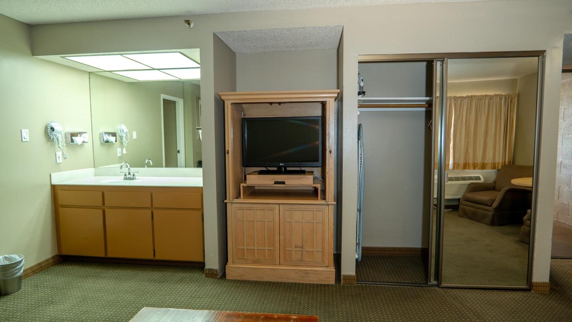 G T Hotels Inn & Suites Extended Stay 维克多维尔 外观 照片