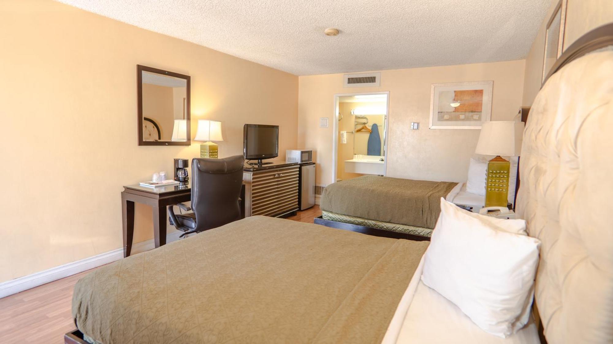 G T Hotels Inn & Suites Extended Stay 维克多维尔 外观 照片